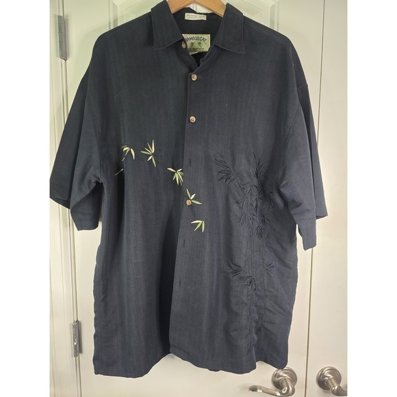 BAMBOO CAY Shirt Men XL Black‎ Short Sleeve Button Embroidered EUC - Picture 1 of 6